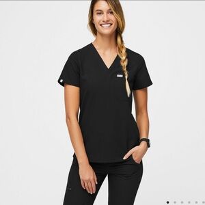 Figs Catarina 1 pocket scrub black figs scrub top small